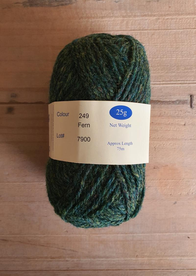 Double Knitting: 249 Fern